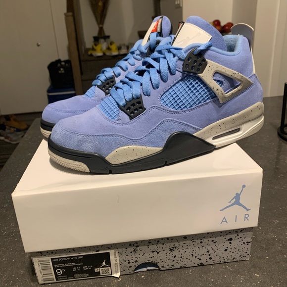 Air Jordan 4 UNC - Picture 1 of 7